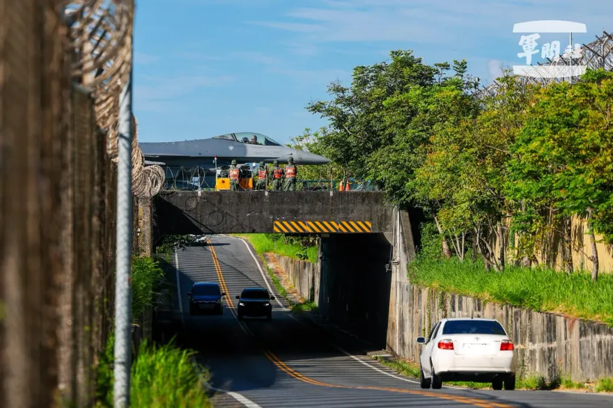 影 漢光演習首日/F-16、幻象2000、IDF戰備轉場　飛往花東基地蓄勢出擊