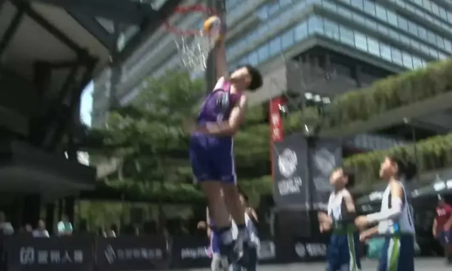 影/未來約柯奇？他12歲182公分「垂直起跳爆扣」太狂　台灣中鋒希望