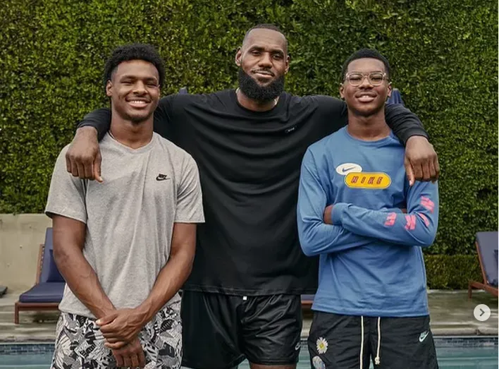 大兒子「逃過死劫」最新狀況曝光　詹皇夫婦「鬆一口氣」