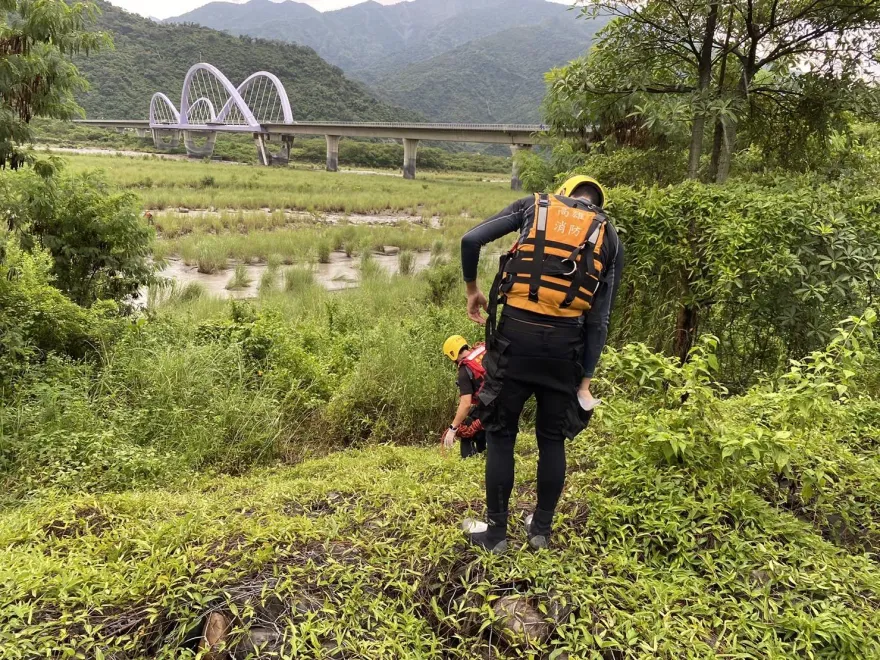 快訊/高雄首起杜蘇芮颱風奪命事件！男子「受困」新威大橋下沙洲　警消衝救人驚見已身亡