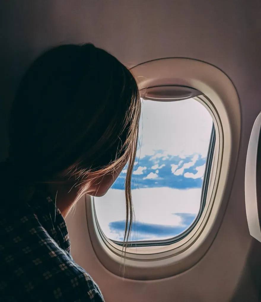 醉客搭機當眾猥褻16歲少女連媽都不放過　母女獲賠「5000飛行里程數」