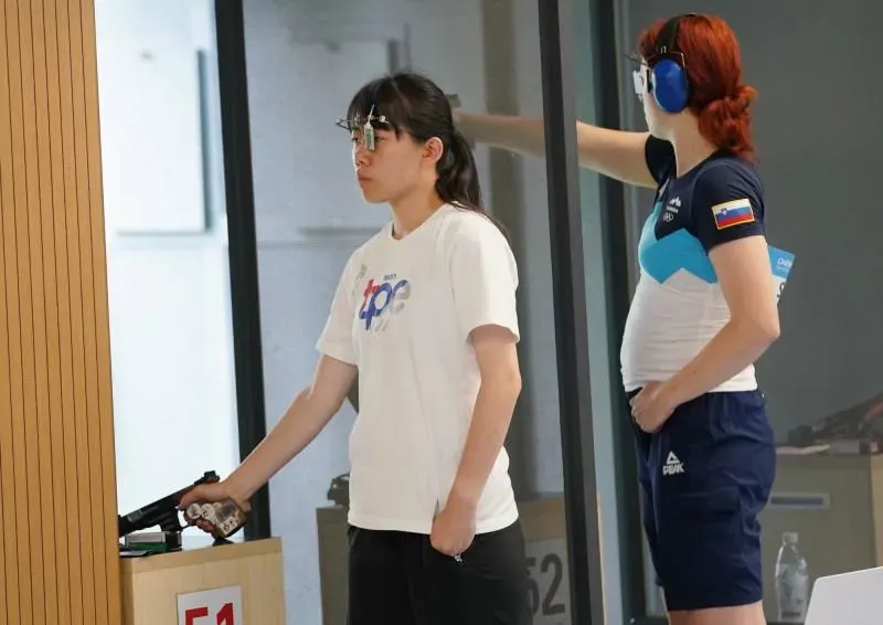 世大運/陳俞如25公尺手槍暫居第3「明再拼獎牌」　呂紹全爆冷無緣決賽