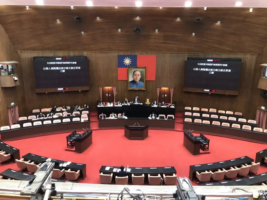 《性別平等工作法》立院三讀　權勢性騷擾最重罰100萬