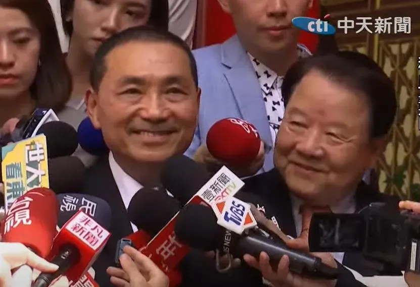 影/侯友宜訪日首站訪「賴清德顧問」！僑胞熱情喊凍蒜