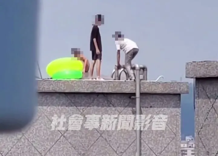 扯！三重3屁孩頂樓水塔當泳池　搞壞設備害20住戶沒水用