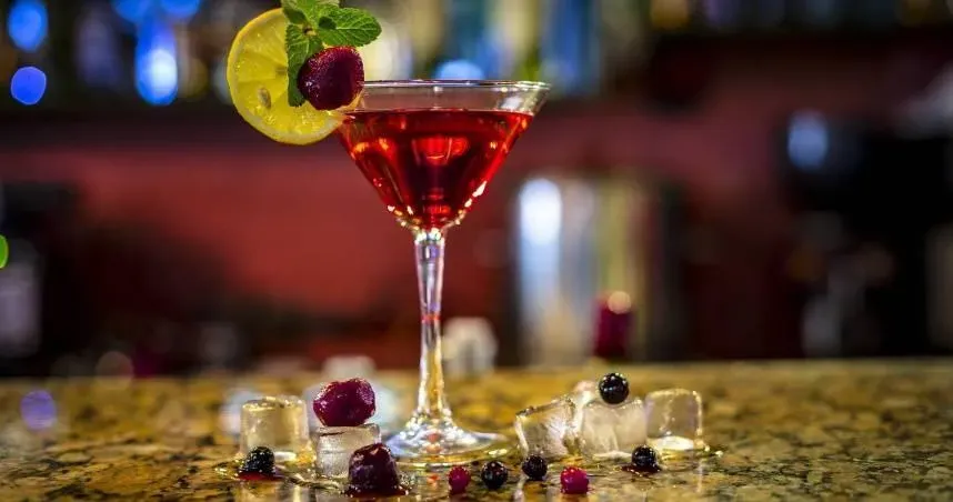 林森北「3杯沙瓦」慘噴2千！妹子結帳翻白眼　老闆自己喝的4杯也算進去