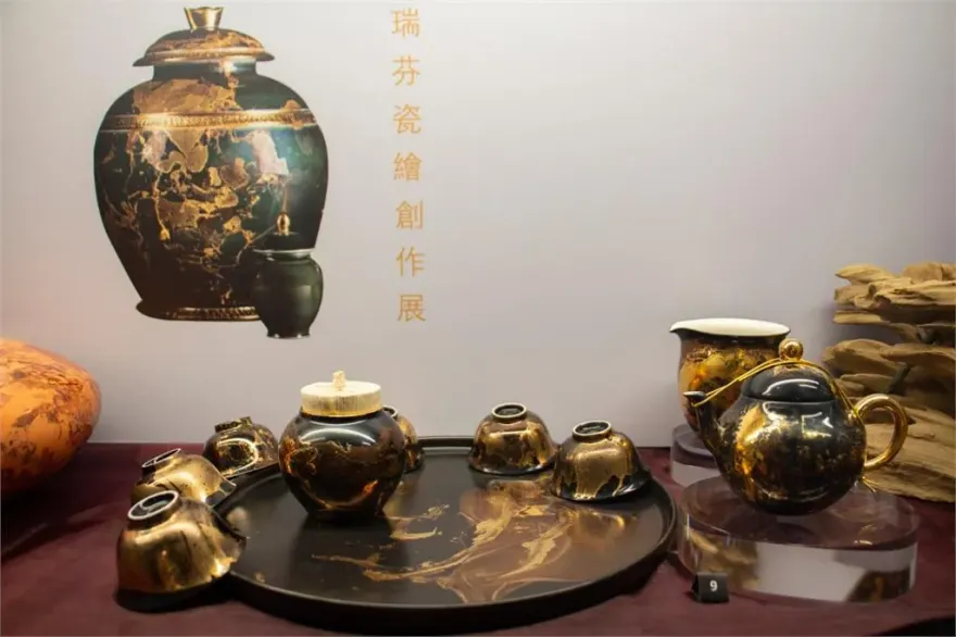 瓷情萬種！文房徐瑞芬首辦大型展覽　日式老屋點綴繽紛世界