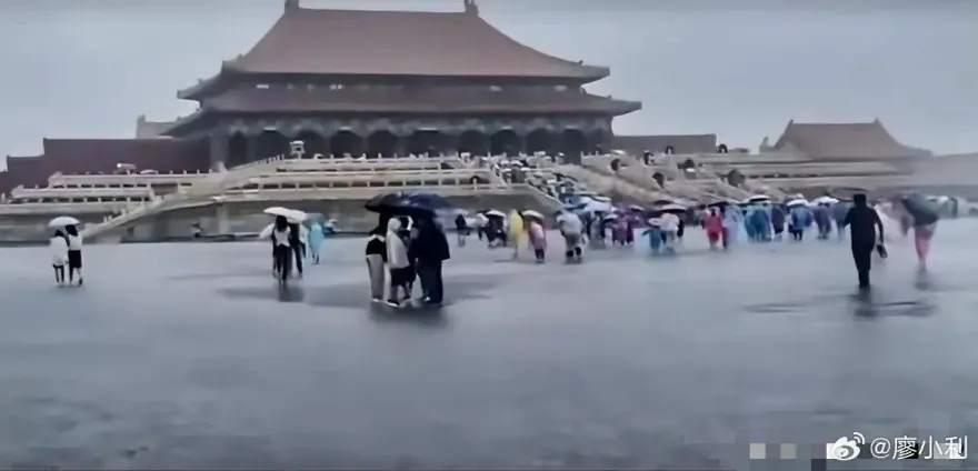影/杜蘇芮讓北京故宮「600年不積水」破功？院方曝真相：一年清渠3次排水快