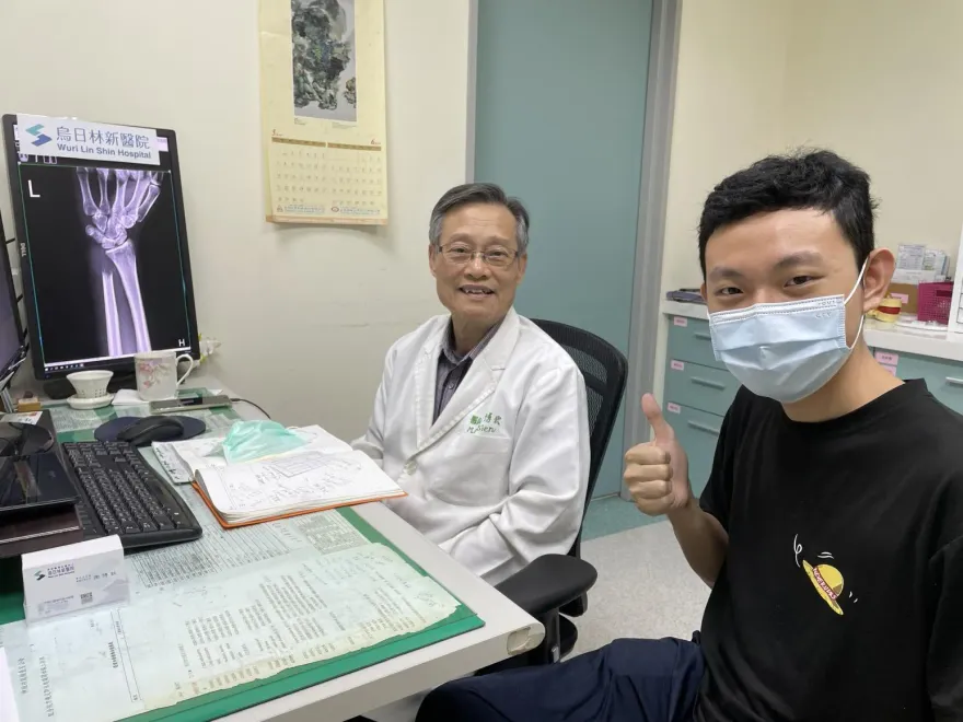 24歲男手完全無力拿杯子！罹罕見「骨巨細胞瘤」險截肢   醫：及早截骨保留手腕功能