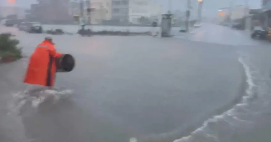 影/苗栗苑裡水淹「近50公分高」　民眾傻眼：近10年來頭一次碰到