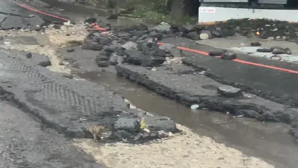 卡努災情/南投慘遭豪雨輔洗禮！土石沖刷「柏油路炸裂」　2天雨量破550毫米