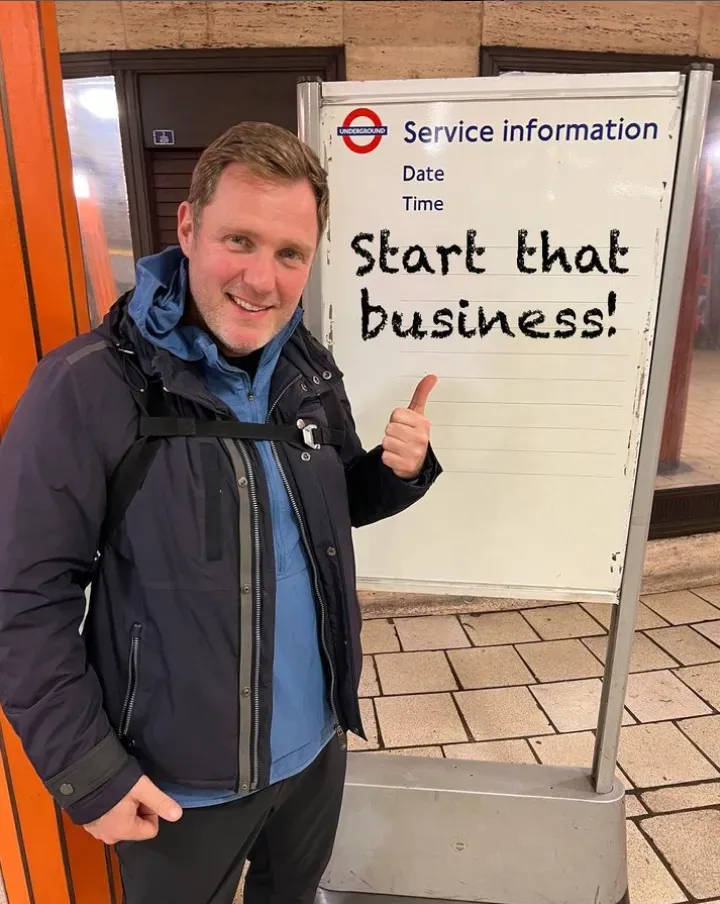 勵志！15歲輟學無家可歸睡樓梯間　他創業投資34年後成千萬富翁