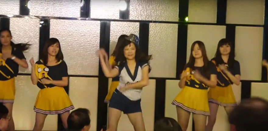 影/范雲才痛批柯文哲物化女性　王美花熱褲辣舞影片流出