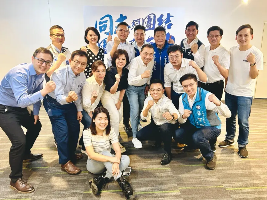 影/侯友宜便當會鞠躬感謝！小雞定調「1方向」總攻擊民進黨