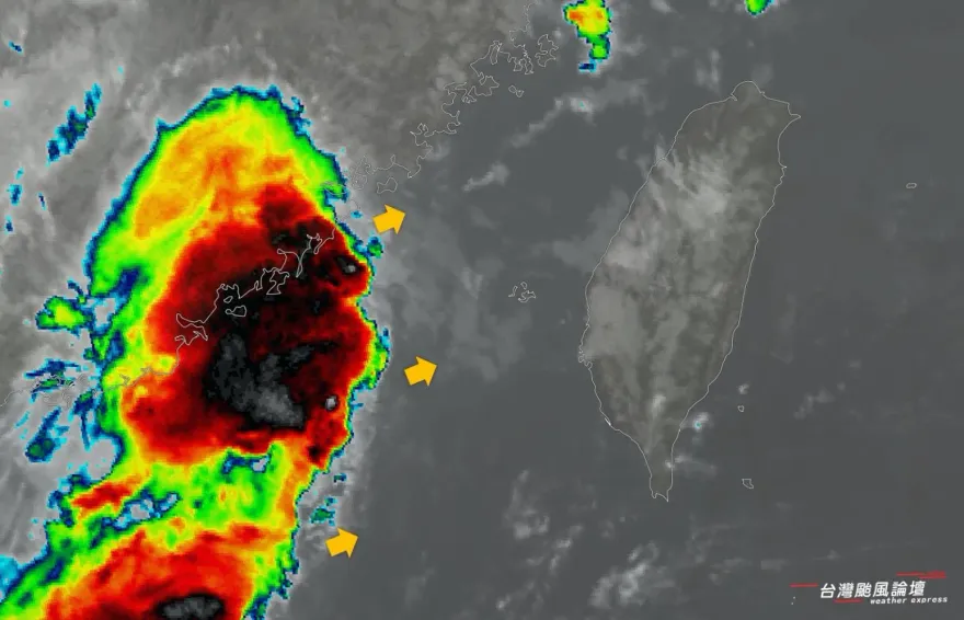 「超強雷雨帶」逼近台灣！雨彈率先開轟「這縣市」　恐持續炸到傍晚