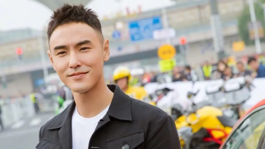 影/阮經天驚傳車禍！擦撞水泥車「保險桿全毀」經紀人曝現況