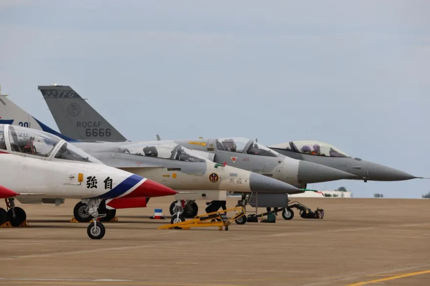 圖輯/台中清泉崗基地開放　三軍地面陳展裝備一次看