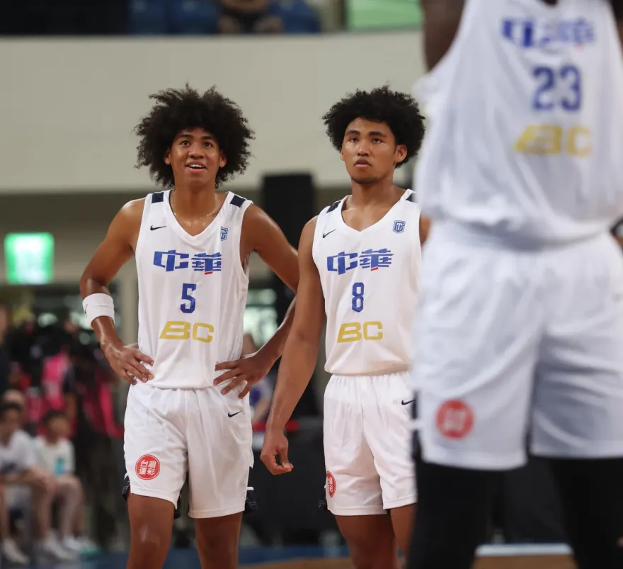 瓊斯盃/雲豹狀元聯手「賀氏兄弟」！中華白首戰27分大勝日本