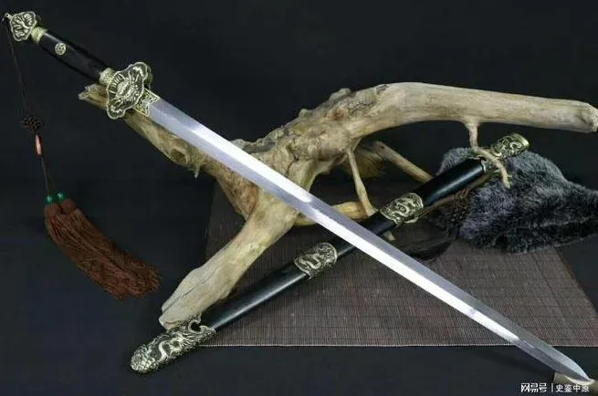 清朝「青龍劍」出土！重慶老農田裡挖到、竟拿來磨成菜刀