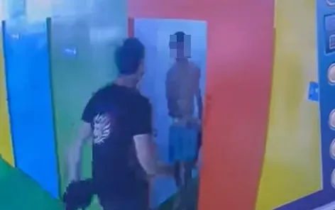 可惡！宜蘭童玩節13歲少年更衣間遭痛毆　惡煞影像曝光