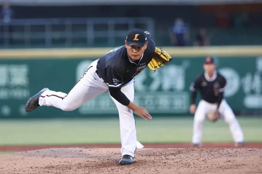 影/叩關149勝飲恨！潘威倫相隔315天再登板先發　寫隊史最老紀錄