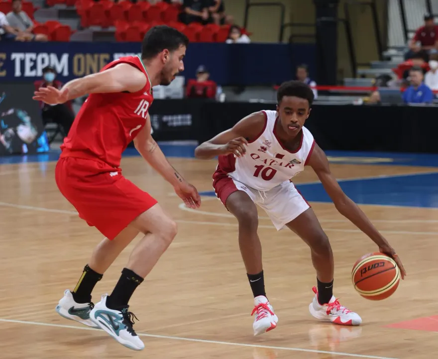 瓊斯盃/菜雞互啄！伊朗6分差險勝卡達　雙方上演「打鐵」大戰