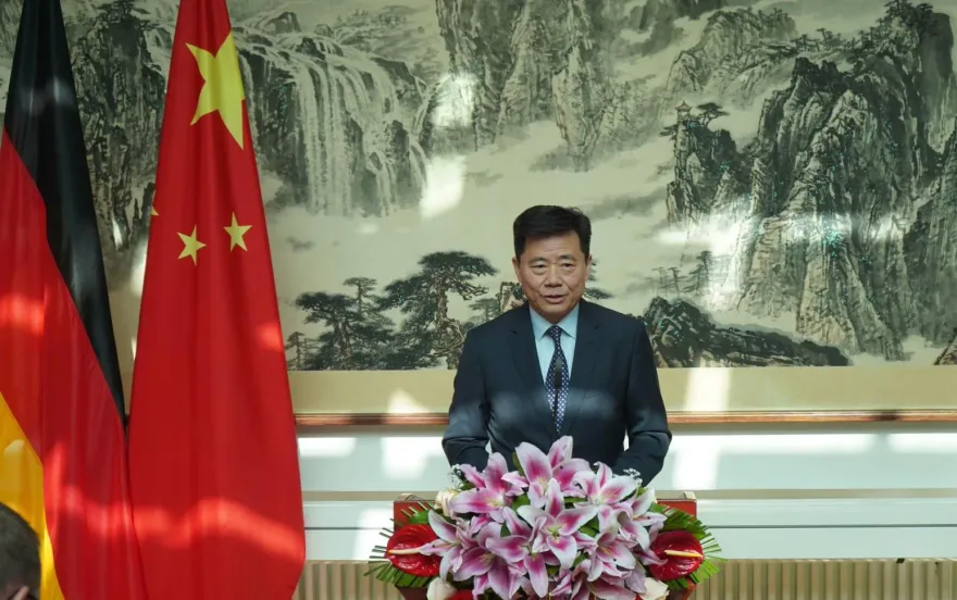 德教長稱陸留學生具「間諜」風險　陸駐德大使：「恐中症」需治一治