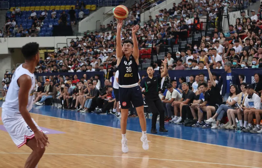 瓊斯盃/教練曝小白先發全因「瘦6公斤」　白曜程笑：感謝教練讓我瘦身成功