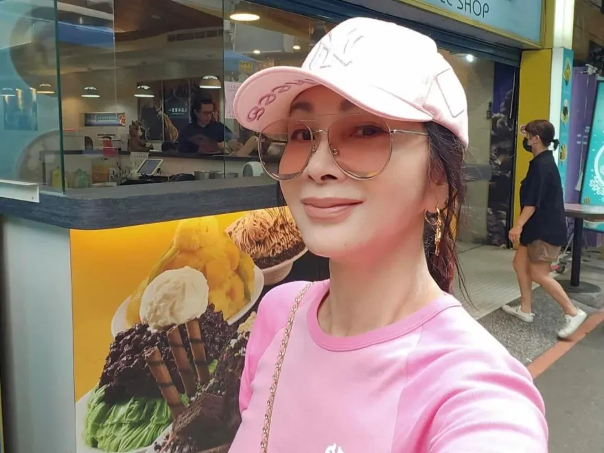 陳美鳳深夜爆意外！沒懂2女眼神暗示…遇恐怖司機「看後照鏡喊神」急逃下車