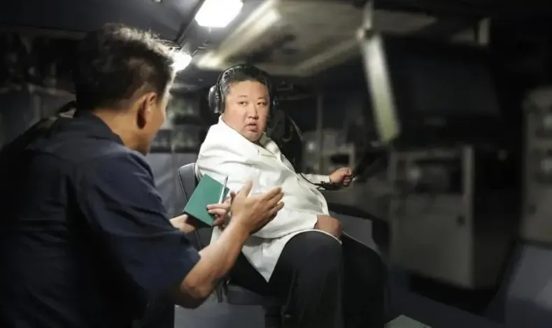 親駕戰車！金正恩1週2巡軍工廠　北韓官媒：下令大幅提高飛彈生產