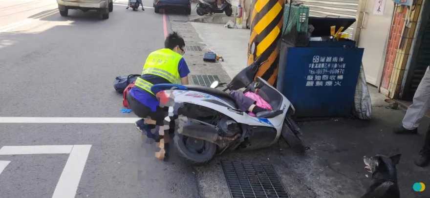 快訊/新北騎士自撞電線桿OHCA　頭部重創「腿部被壓到變形」