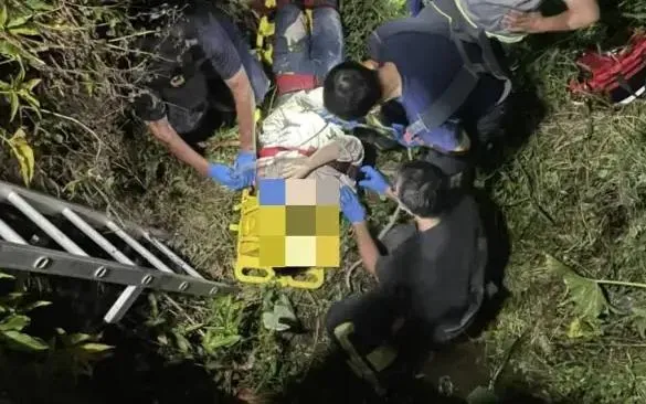 無照夜騎自撞護欄栽下溝！貢寮17歲少年大腿「刮出10公分血痕」