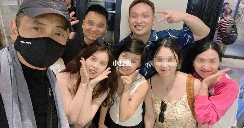 不遵守醫囑！周潤發帶傷運動「走樓梯不穩需扶手」…憔悴近照曝光