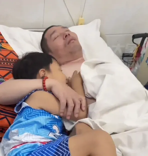 影/熱心男為救陌生童摔傷成植物人　「用盡全力幫兒蓋被」1幕網淚崩