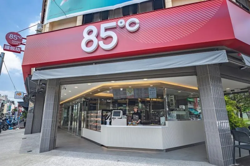85度C淪大叔聊天地？網揭最大敗筆：外帶也有點痛苦