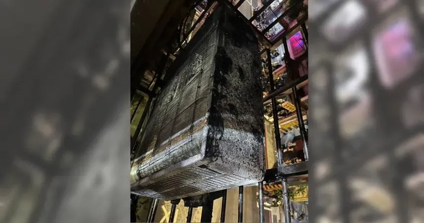 新北清晨驚險火警！冷氣室外機竄火苗　外送員驚見逐戶按電鈴英勇救人