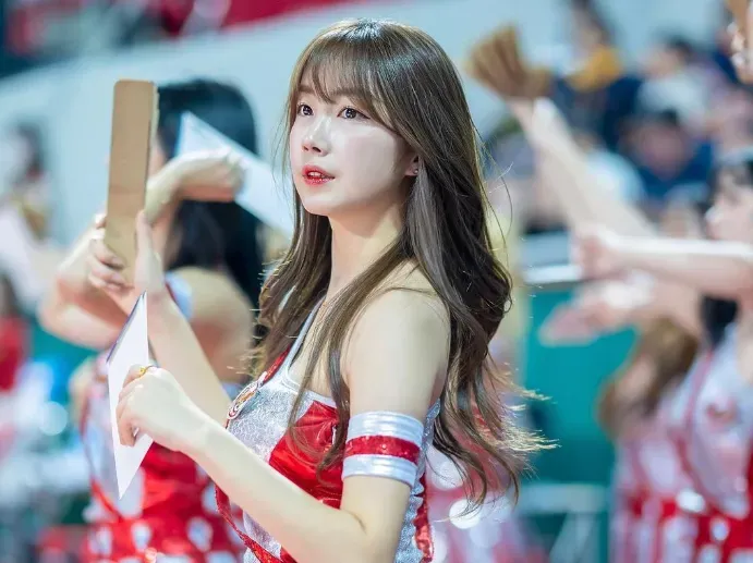 人氣不輸李多慧！傳「最強外掛」安芝儇降臨台鋼啦啦隊　剪影照掀熱議