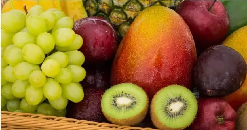 水果爛一塊切掉還可以吃？專家揪「隱藏陷阱」小心罹癌機率狂飆