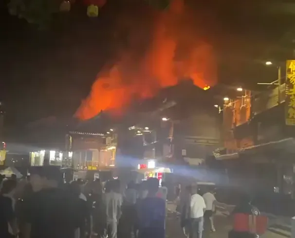 影/貴州旅館18日凌晨突發火災致9死2傷　遊客熟睡中逃難不及葬身火窟