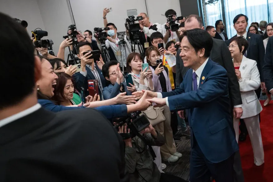 賴清德「髮夾彎」參加大遊行　侯友宜：不要等還路於民才重視