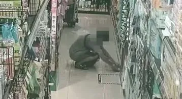 影/高雄偷酒賊A走19瓶同款高粱　隔天遭逮鬼扯「全喝光」