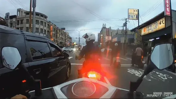 影/新竹「6外勞躲車內」見警盤查秒開跑　2失聯移工遭逮...一查他是通緝犯