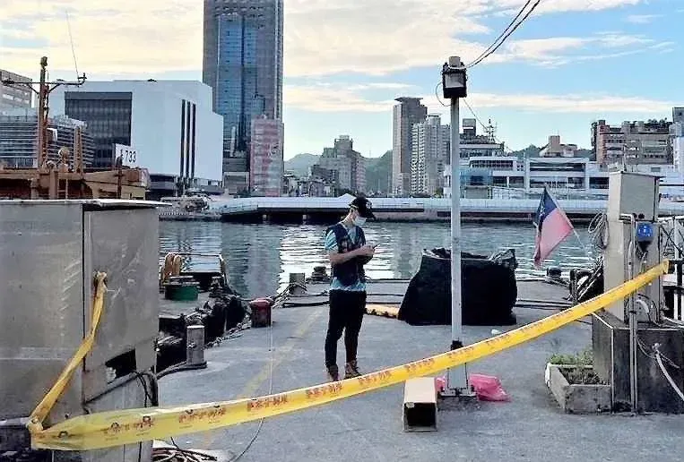 快訊/基隆海洋廣場「驚見男浮屍」！身上竟有2萬多元現金　落水死因待查