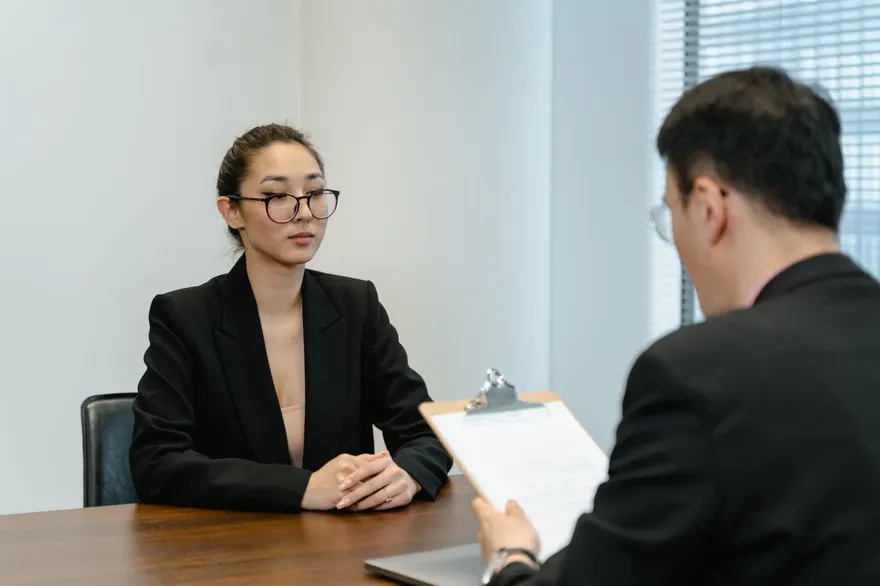 國家有錢、我很窮！台灣青年淪「乞丐超人」　韓媒示警：今日台灣明日韓國