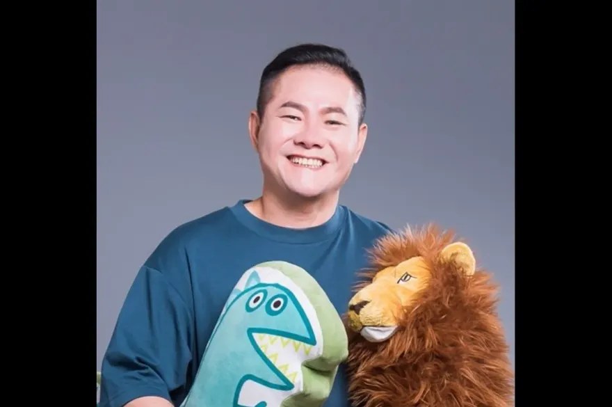 「被鎮長耽誤的演員」披藍袍選立委　單挑綠營大姊頭蘇治芬