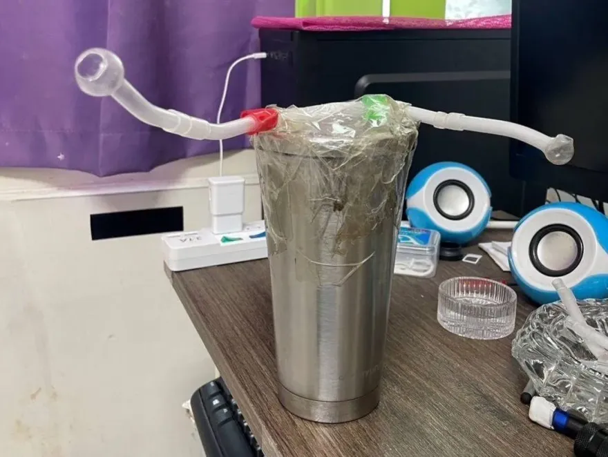 吸了再上？警追緝防火巷爬牆賊　衝住處逮人驚見巨型「冰霸杯」吸食器