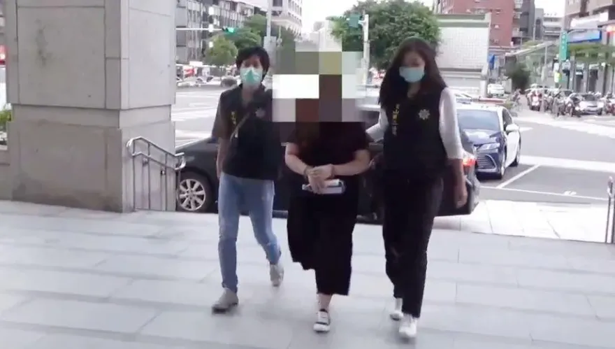 影/銀行冤背鍋！他怒控拿到59張千元假鈔　警查竟是女友幹的好事