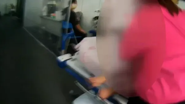 影/暖警即刻救援！兒氣管炎發作「母捧子求救」　10mins光速送院救一條命