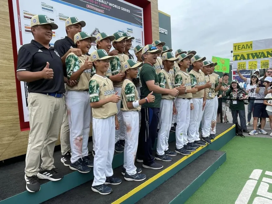桃園龜山國小少棒隊3連勝晉級4強！14年來首度搶下世界冠軍賽門票
