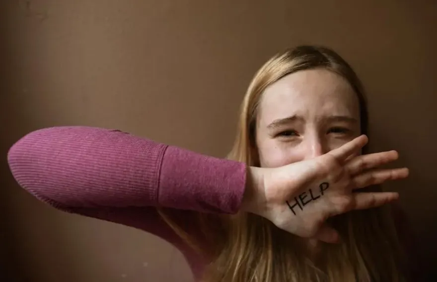 原鄉女青年慘遭「部落哥哥」輪流侵犯！他還當選鄉代遭判4年6月